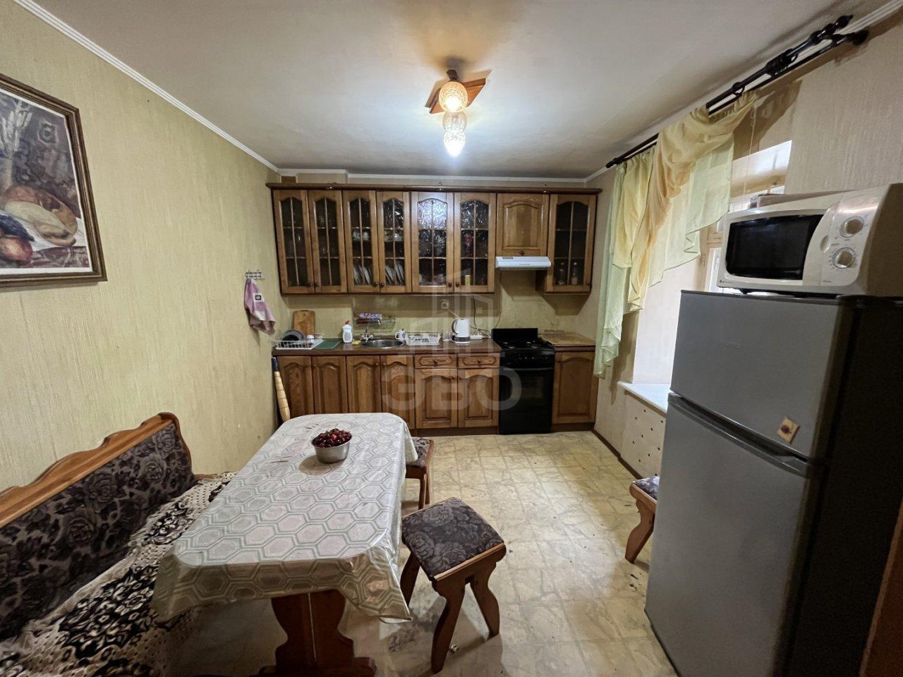 трехкомнатная квартира в Санкт-Петербурге по адресу: 13-я Красноармейская ул., 13