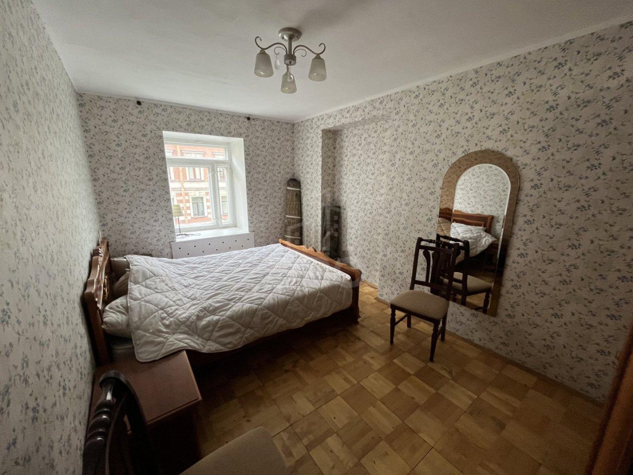 трехкомнатная квартира в Санкт-Петербурге по адресу: 13-я Красноармейская ул., 13