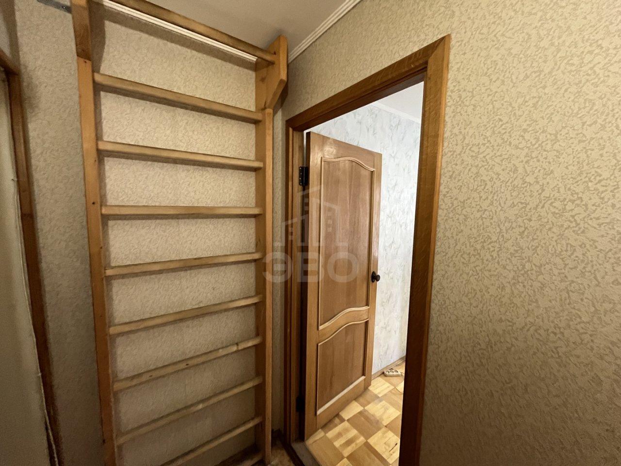 трехкомнатная квартира в Санкт-Петербурге по адресу: 13-я Красноармейская ул., 13