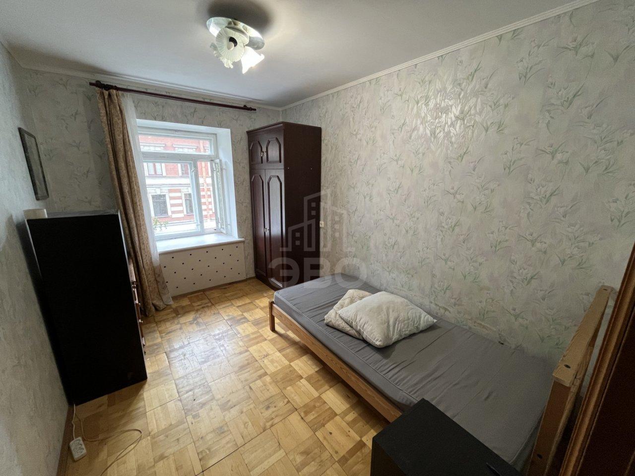 трехкомнатная квартира в Санкт-Петербурге по адресу: 13-я Красноармейская ул., 13