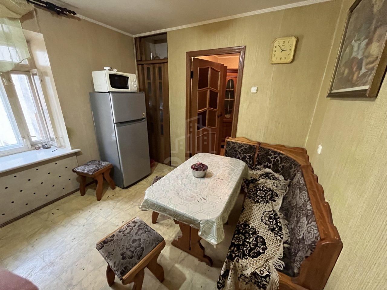 трехкомнатная квартира в Санкт-Петербурге по адресу: 13-я Красноармейская ул., 13