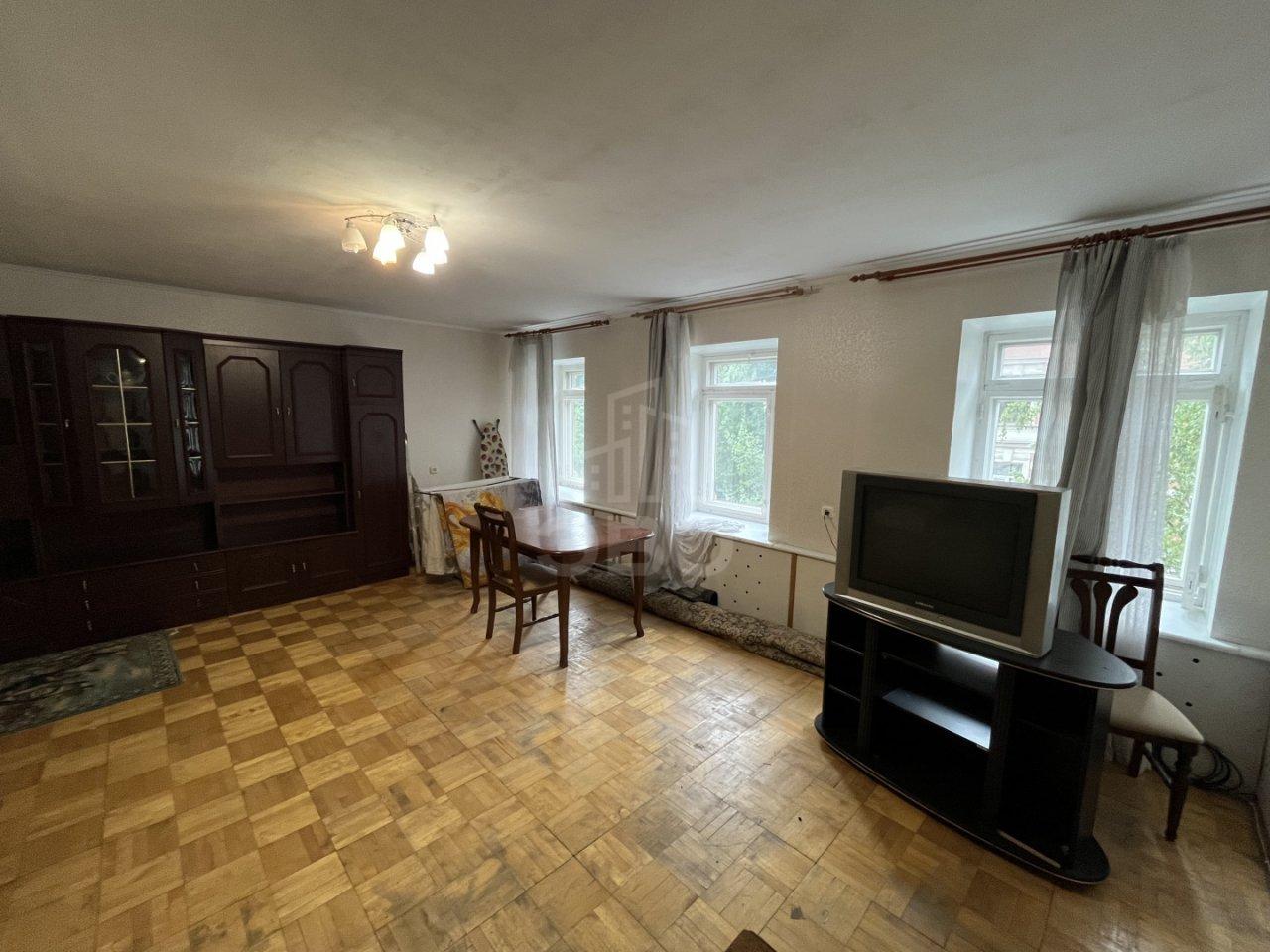 трехкомнатная квартира в Санкт-Петербурге по адресу: 13-я Красноармейская ул., 13