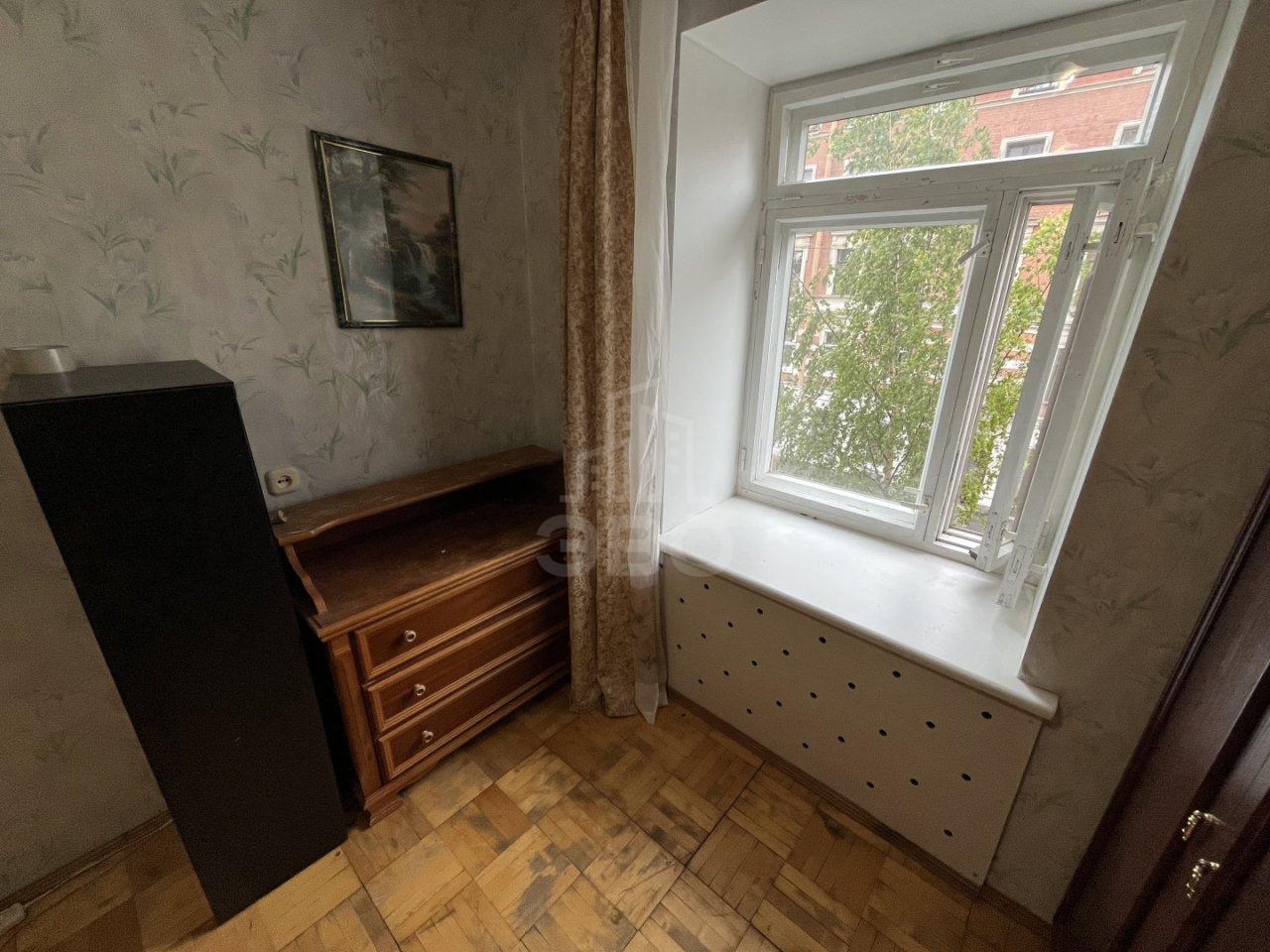 трехкомнатная квартира в Санкт-Петербурге по адресу: 13-я Красноармейская ул., 13