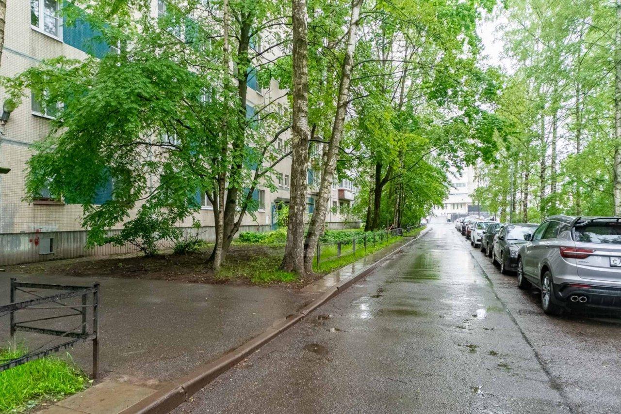 трехкомнатная квартира в Санкт-Петербурге по адресу: Испытателей проспект, 20