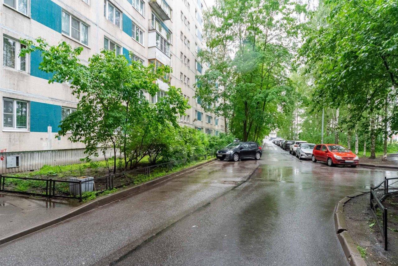 трехкомнатная квартира в Санкт-Петербурге по адресу: Испытателей проспект, 20