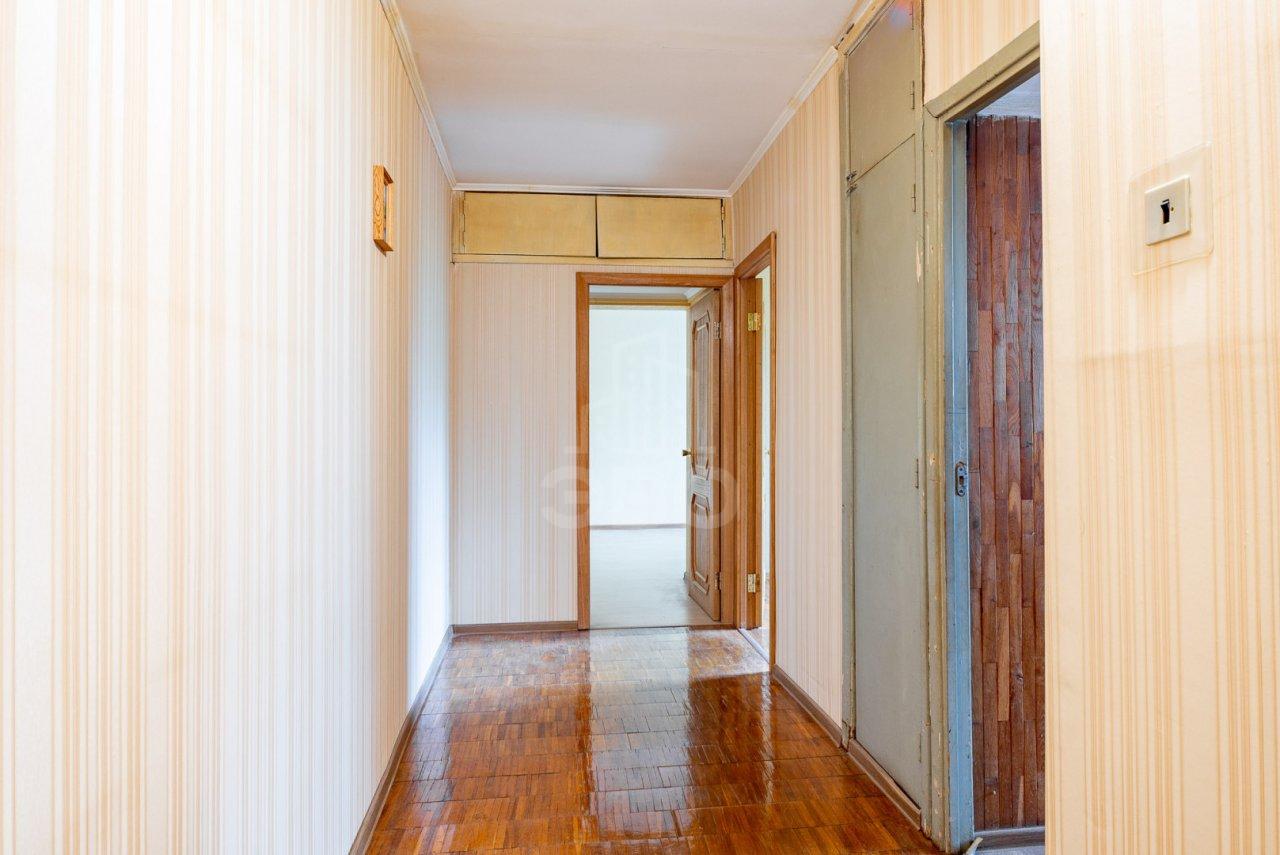 трехкомнатная квартира в Санкт-Петербурге по адресу: Испытателей проспект, 20