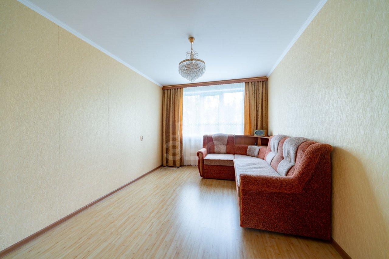 трехкомнатная квартира в Санкт-Петербурге по адресу: Испытателей проспект, 20