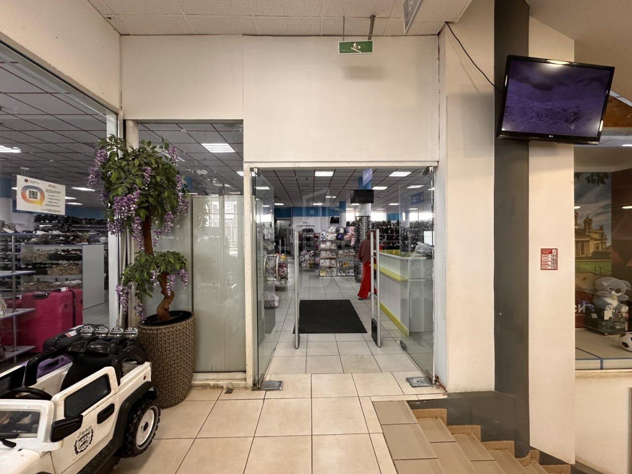 коммерция в Санкт-Петербурге по адресу: Культуры проспект, 20