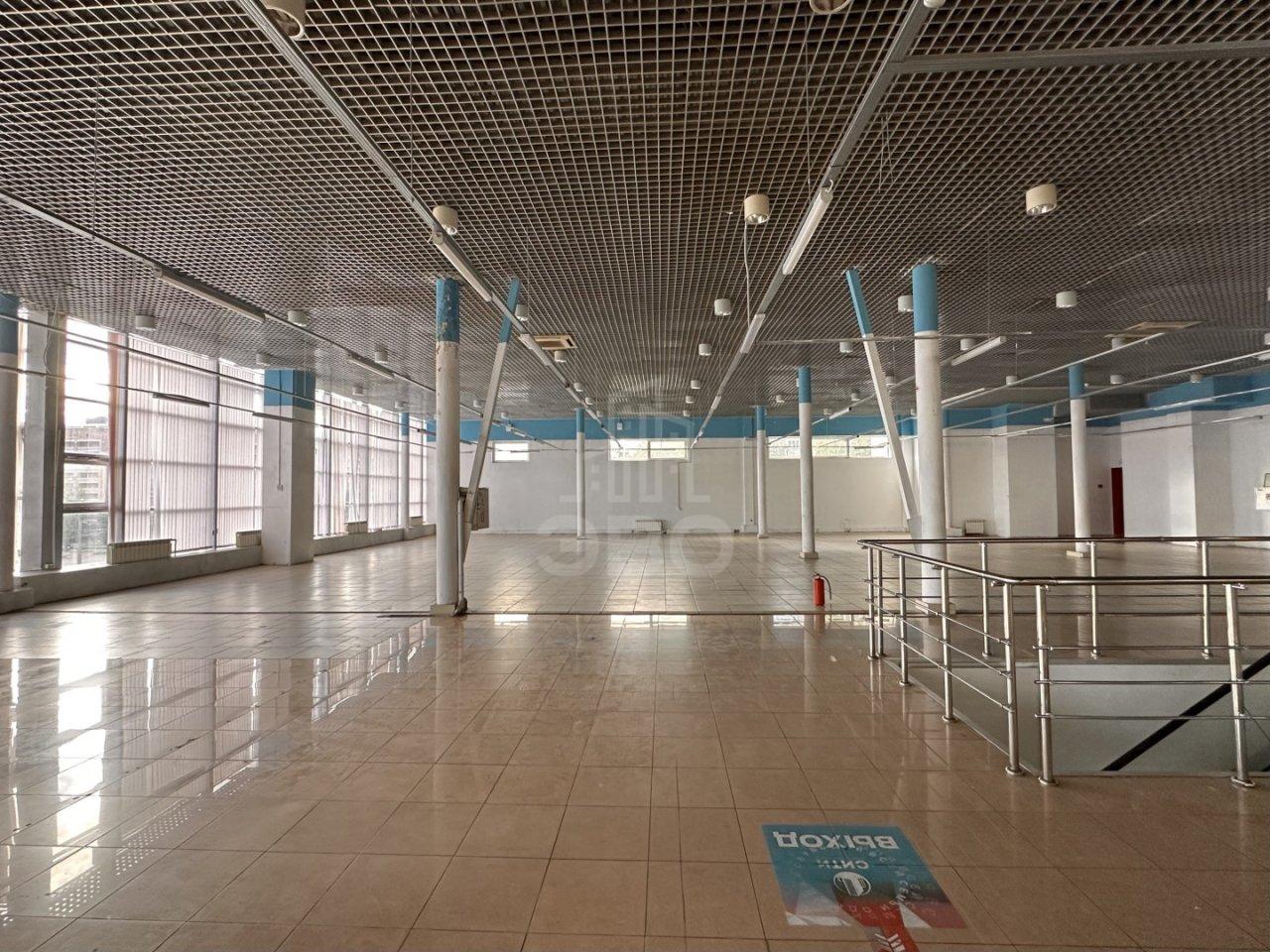 коммерция в Санкт-Петербурге по адресу: Культуры проспект, 20