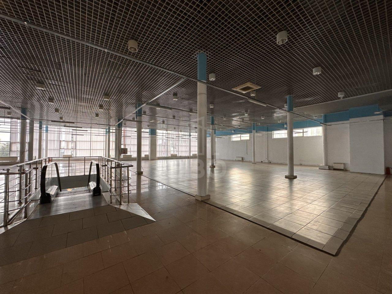 коммерция в Санкт-Петербурге по адресу: Культуры проспект, 20