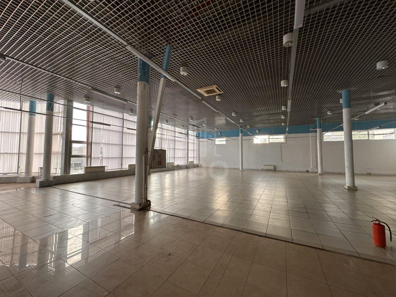 коммерция в Санкт-Петербурге по адресу: Культуры проспект, 20