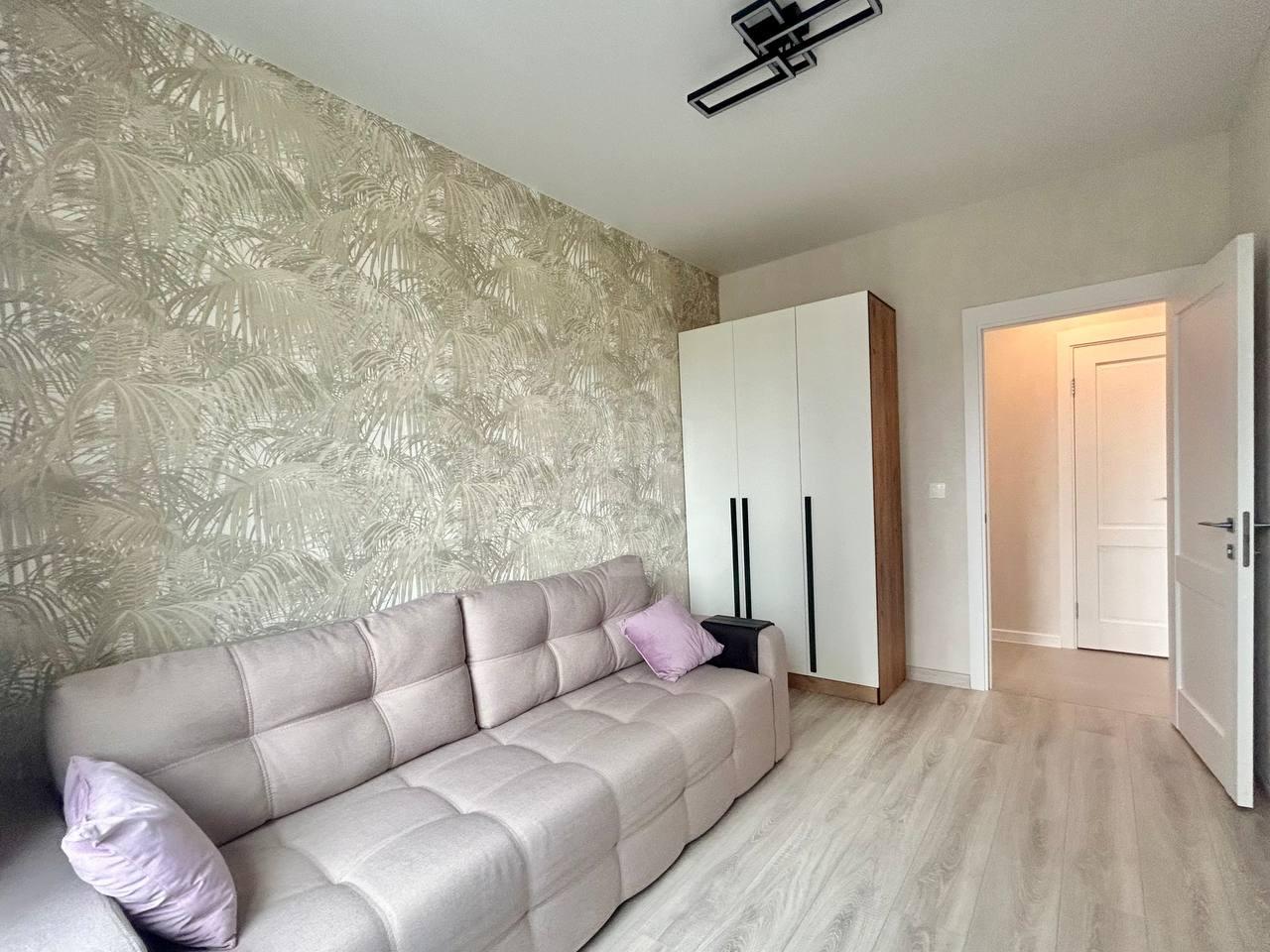 трехкомнатная квартира в Санкт-Петербурге по адресу: Маршала Блюхера проспект, 3, к 2