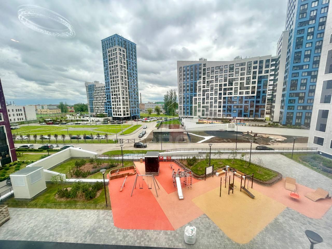 трехкомнатная квартира в Санкт-Петербурге по адресу: Маршала Блюхера проспект, 3, к 2