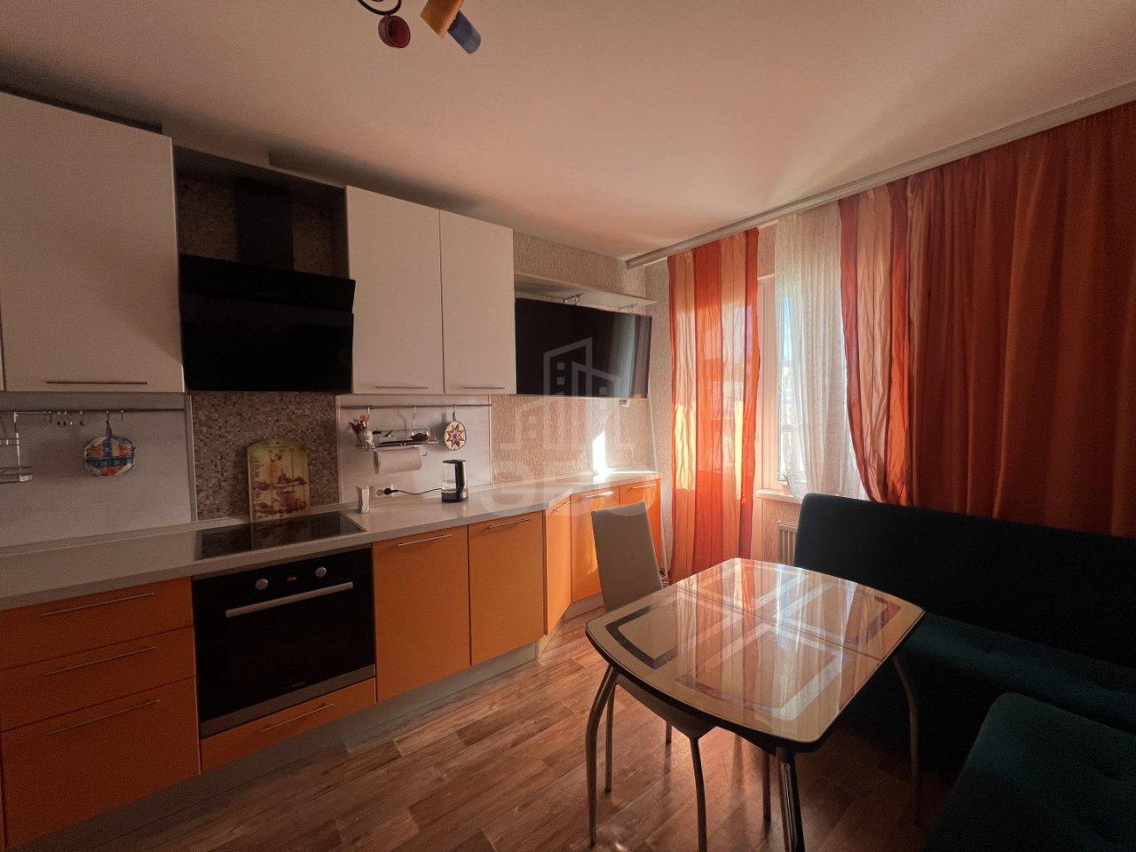 трехкомнатная квартира в Санкт-Петербурге по адресу: Даниила Хармса ул., 8