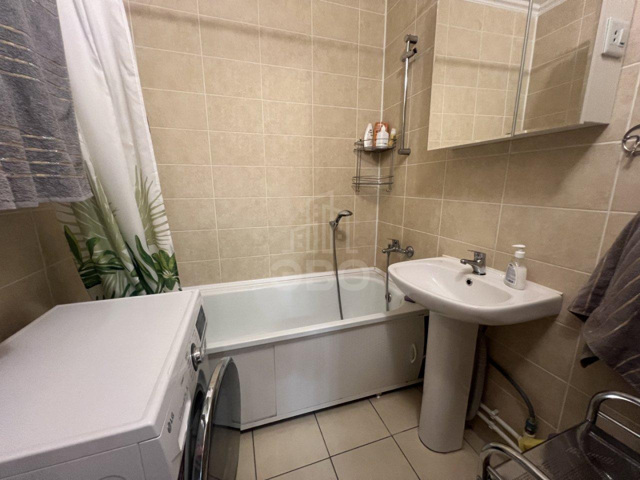 трехкомнатная квартира в Санкт-Петербурге по адресу: Даниила Хармса ул., 8