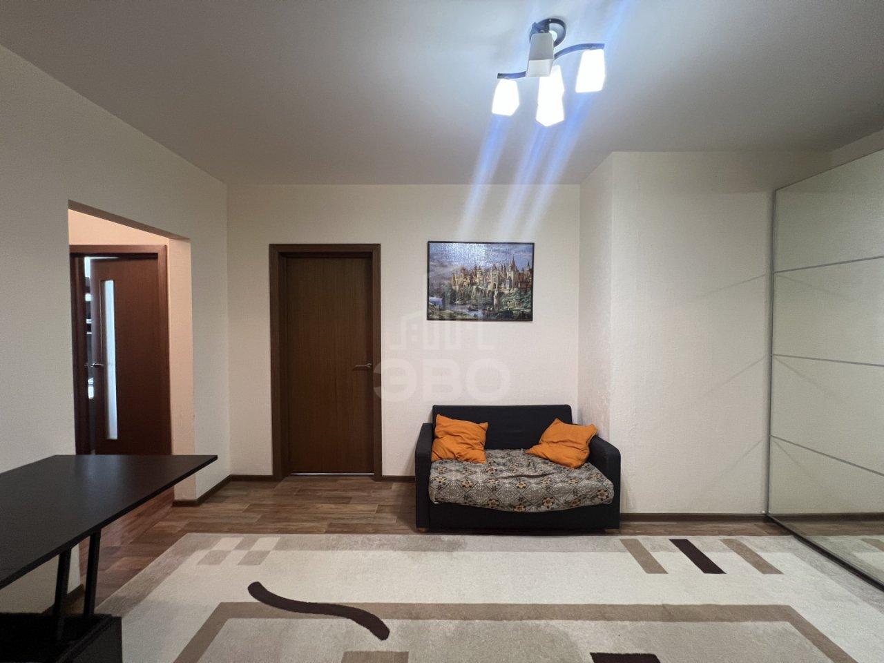 трехкомнатная квартира в Санкт-Петербурге по адресу: Даниила Хармса ул., 8