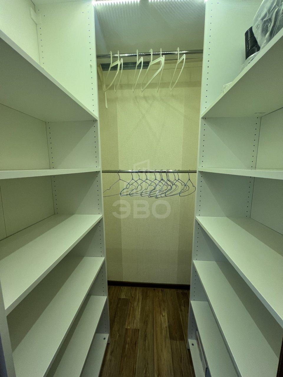 трехкомнатная квартира в Санкт-Петербурге по адресу: Даниила Хармса ул., 8