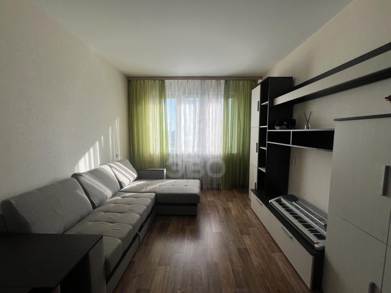 трехкомнатная квартира в Санкт-Петербурге по адресу: Даниила Хармса ул., 8