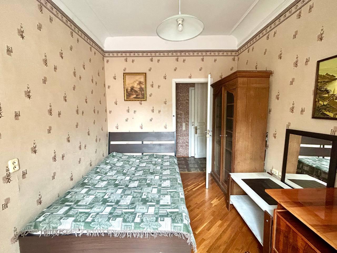 трехкомнатная квартира в Санкт-Петербурге по адресу: Невский проспект, 153