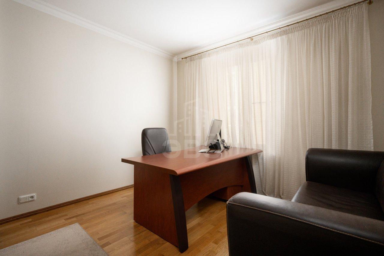 двухкомнатная квартира в Санкт-Петербурге по адресу: Малая Садовая ул., 3/54