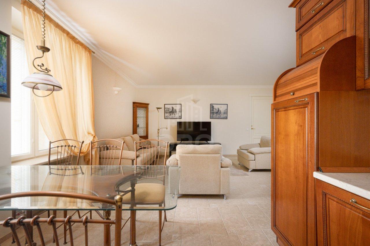 двухкомнатная квартира в Санкт-Петербурге по адресу: Малая Садовая ул., 3/54