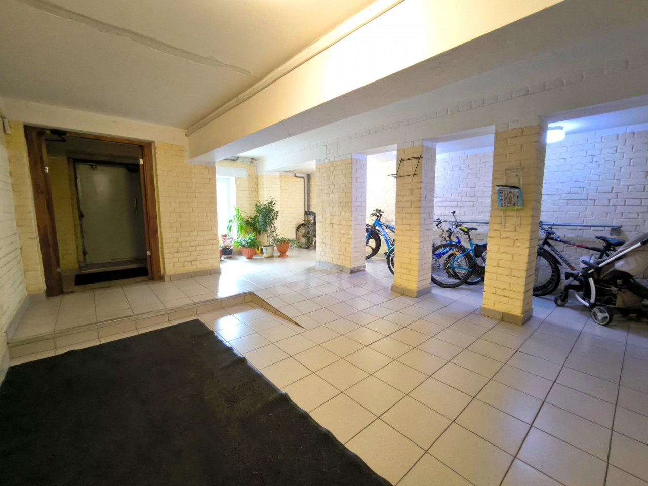 трехкомнатная квартира в Санкт-Петербурге по адресу: Савушкина ул., 118