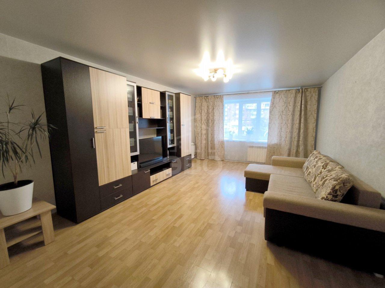 трехкомнатная квартира в Санкт-Петербурге по адресу: Савушкина ул., 118