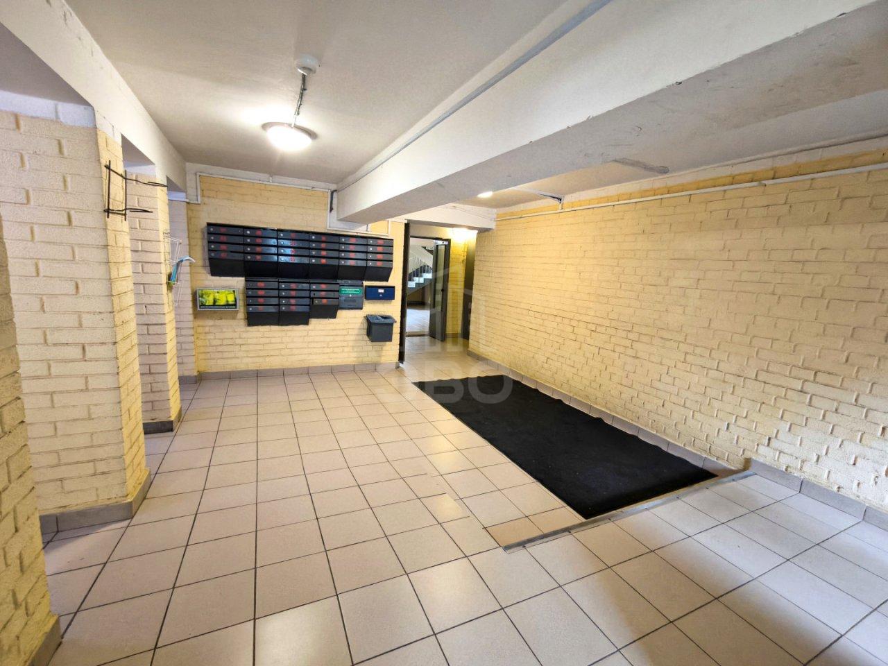 трехкомнатная квартира в Санкт-Петербурге по адресу: Савушкина ул., 118