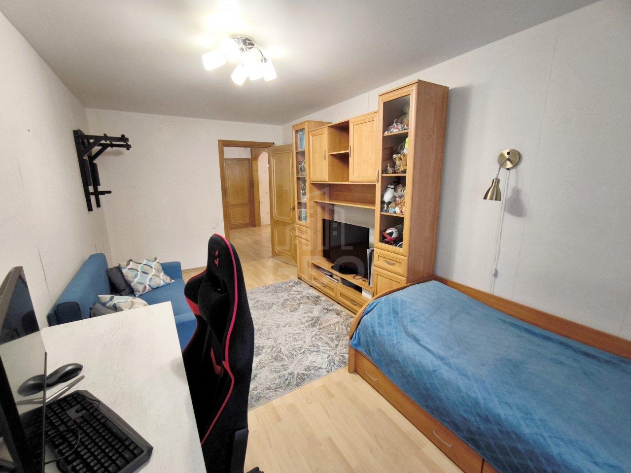 трехкомнатная квартира в Санкт-Петербурге по адресу: Савушкина ул., 118