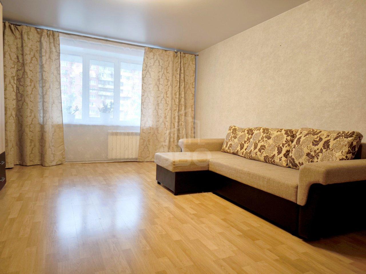 трехкомнатная квартира в Санкт-Петербурге по адресу: Савушкина ул., 118