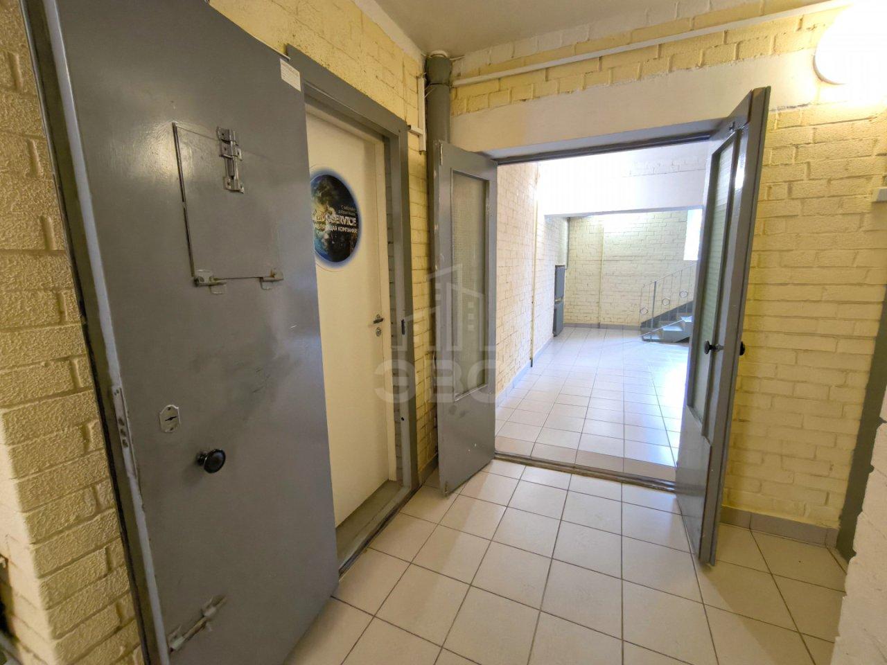 трехкомнатная квартира в Санкт-Петербурге по адресу: Савушкина ул., 118