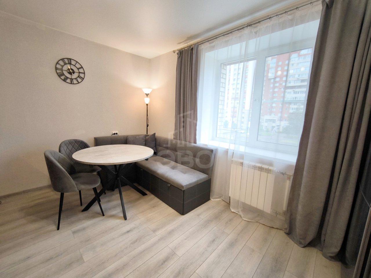 трехкомнатная квартира в Санкт-Петербурге по адресу: Савушкина ул., 118