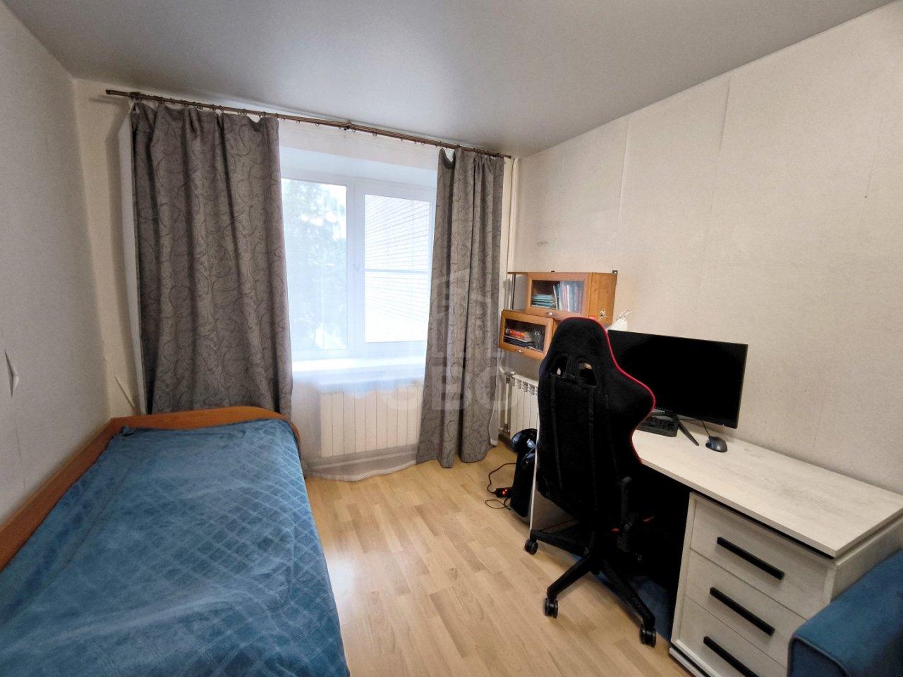 трехкомнатная квартира в Санкт-Петербурге по адресу: Савушкина ул., 118