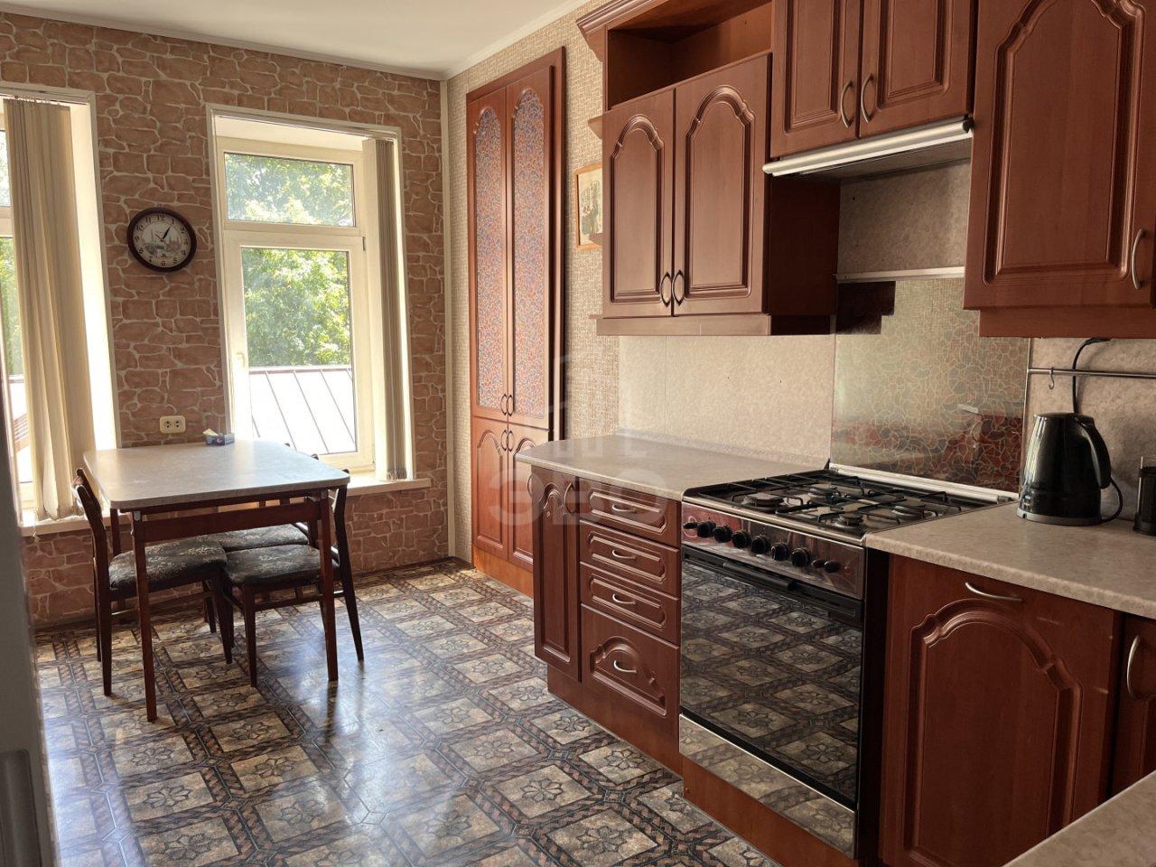 трехкомнатная квартира в Санкт-Петербурге по адресу: Невский проспект, 153