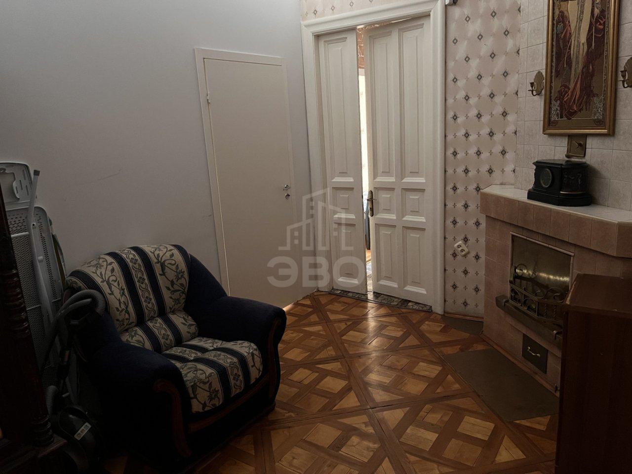 трехкомнатная квартира в Санкт-Петербурге по адресу: Невский проспект, 153