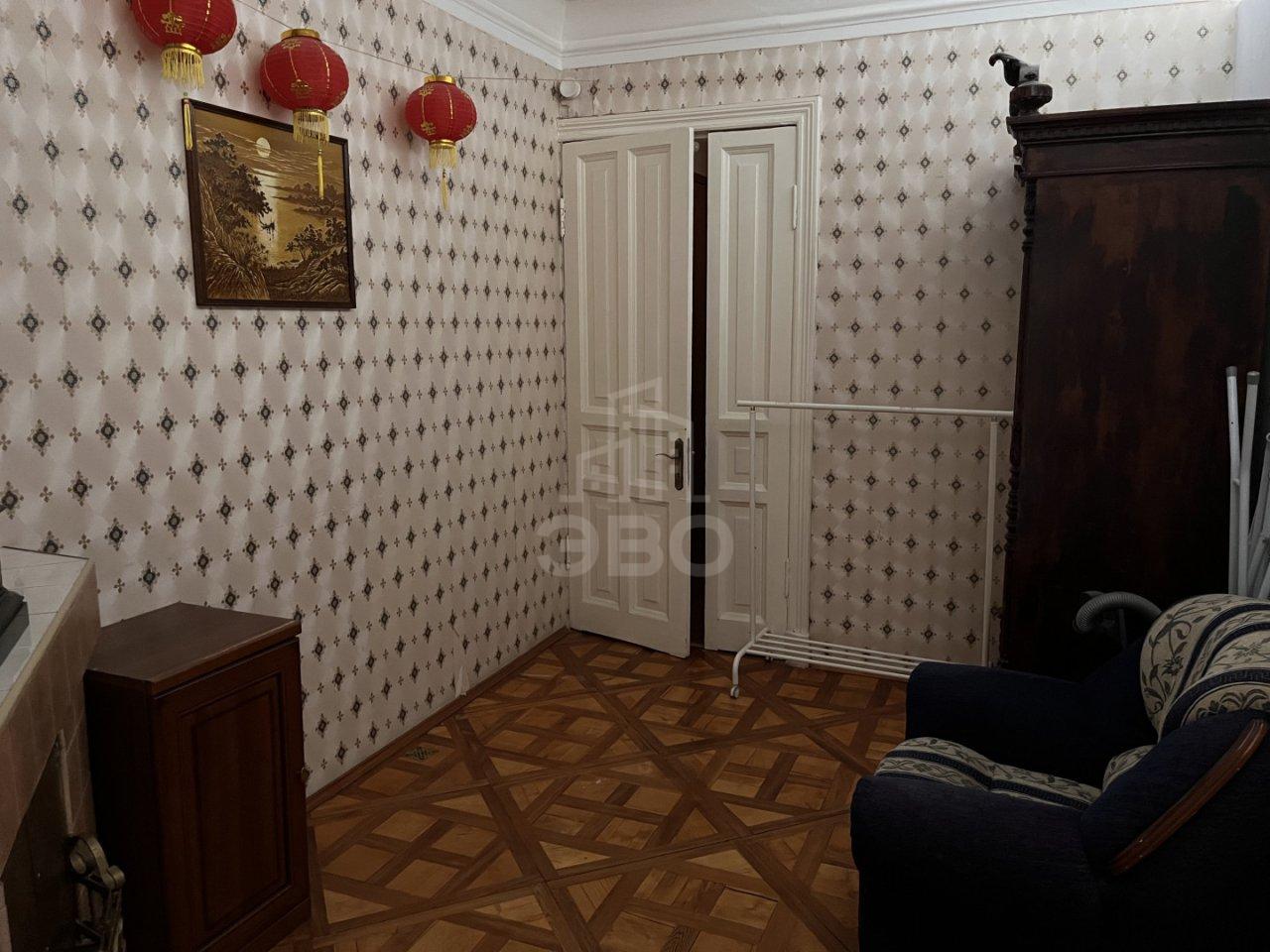 трехкомнатная квартира в Санкт-Петербурге по адресу: Невский проспект, 153