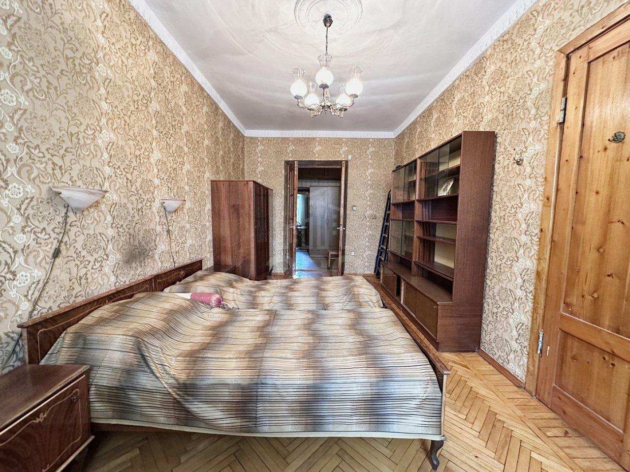 трехкомнатная квартира в Санкт-Петербурге по адресу: Санкт-Петербургский проспект, 56