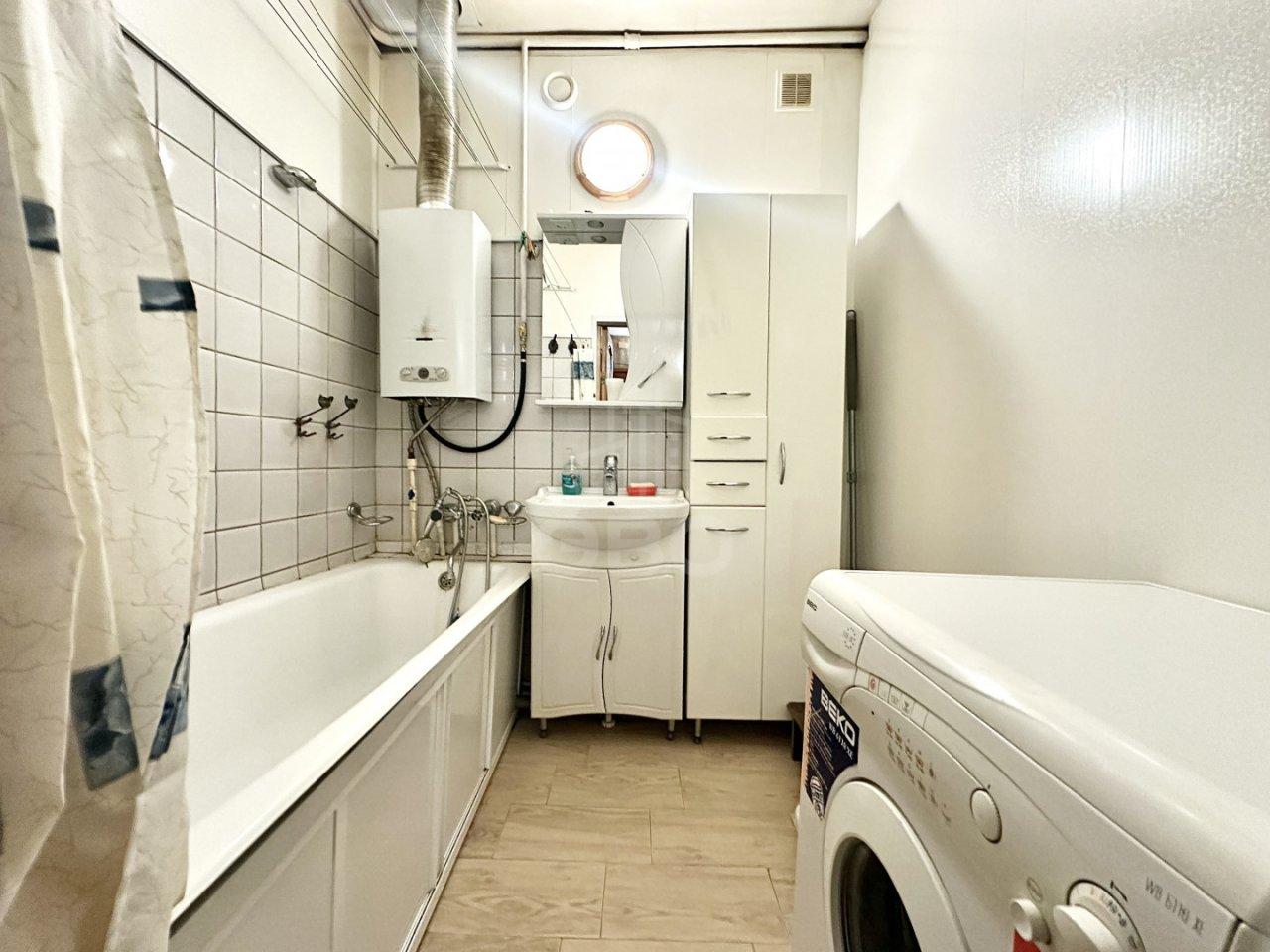 трехкомнатная квартира в Санкт-Петербурге по адресу: Санкт-Петербургский проспект, 56