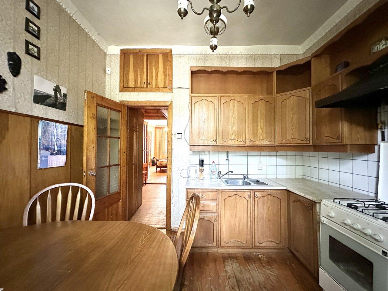 трехкомнатная квартира в Санкт-Петербурге по адресу: Санкт-Петербургский проспект, 56