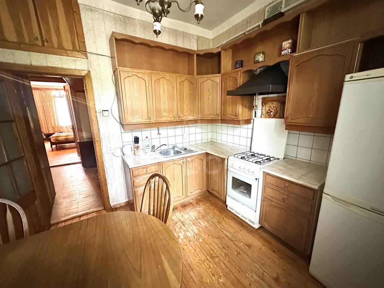 трехкомнатная квартира в Санкт-Петербурге по адресу: Санкт-Петербургский проспект, 56