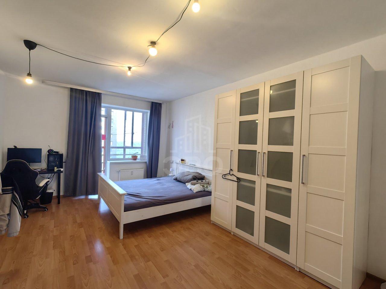 трехкомнатная квартира в Санкт-Петербурге по адресу: Шоссе в Лаврики ул., 87