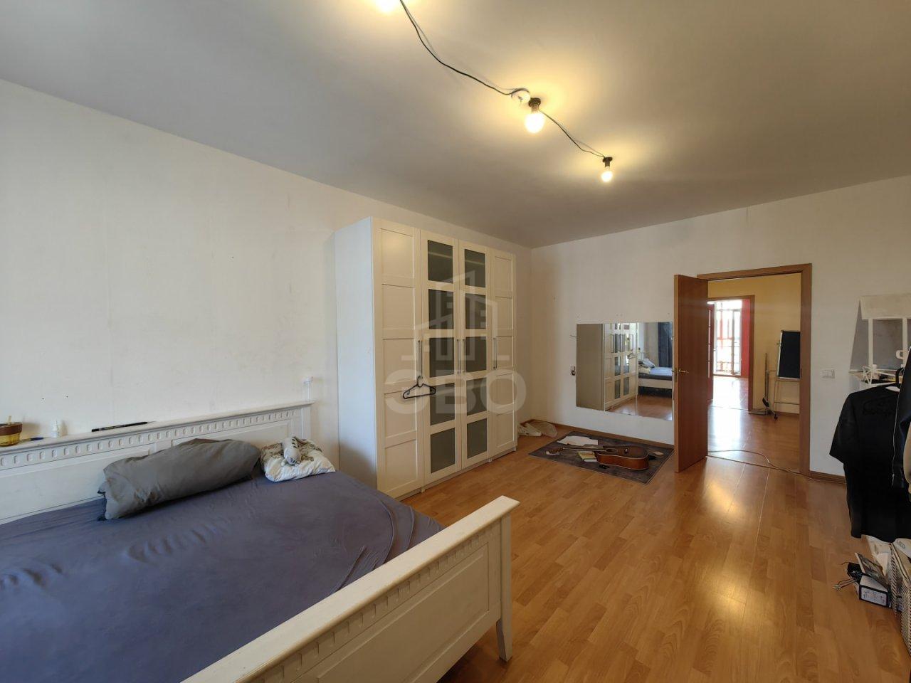 трехкомнатная квартира в Санкт-Петербурге по адресу: Шоссе в Лаврики ул., 87