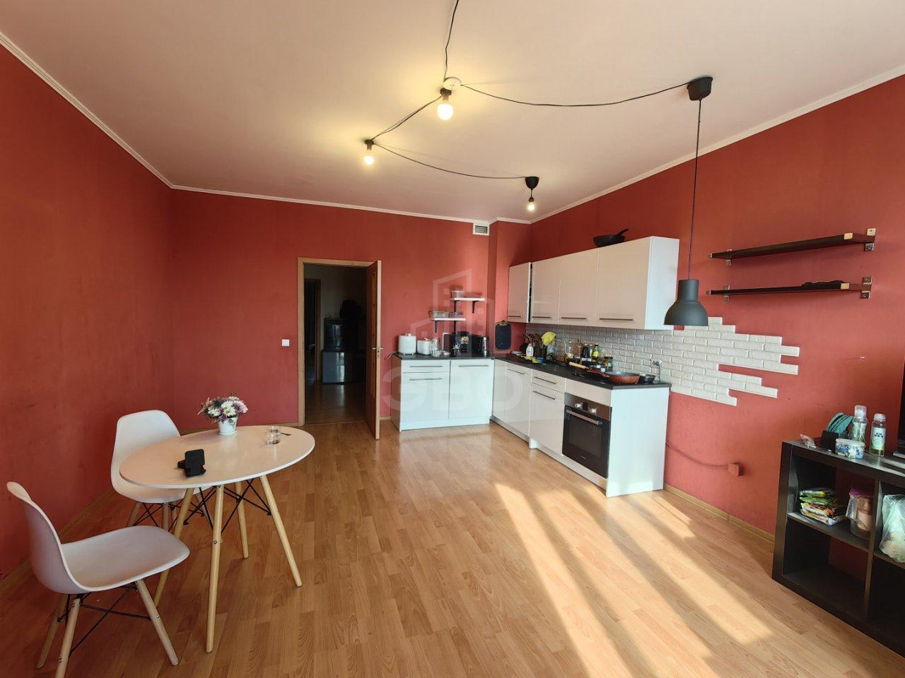 трехкомнатная квартира в Санкт-Петербурге по адресу: Шоссе в Лаврики ул., 87