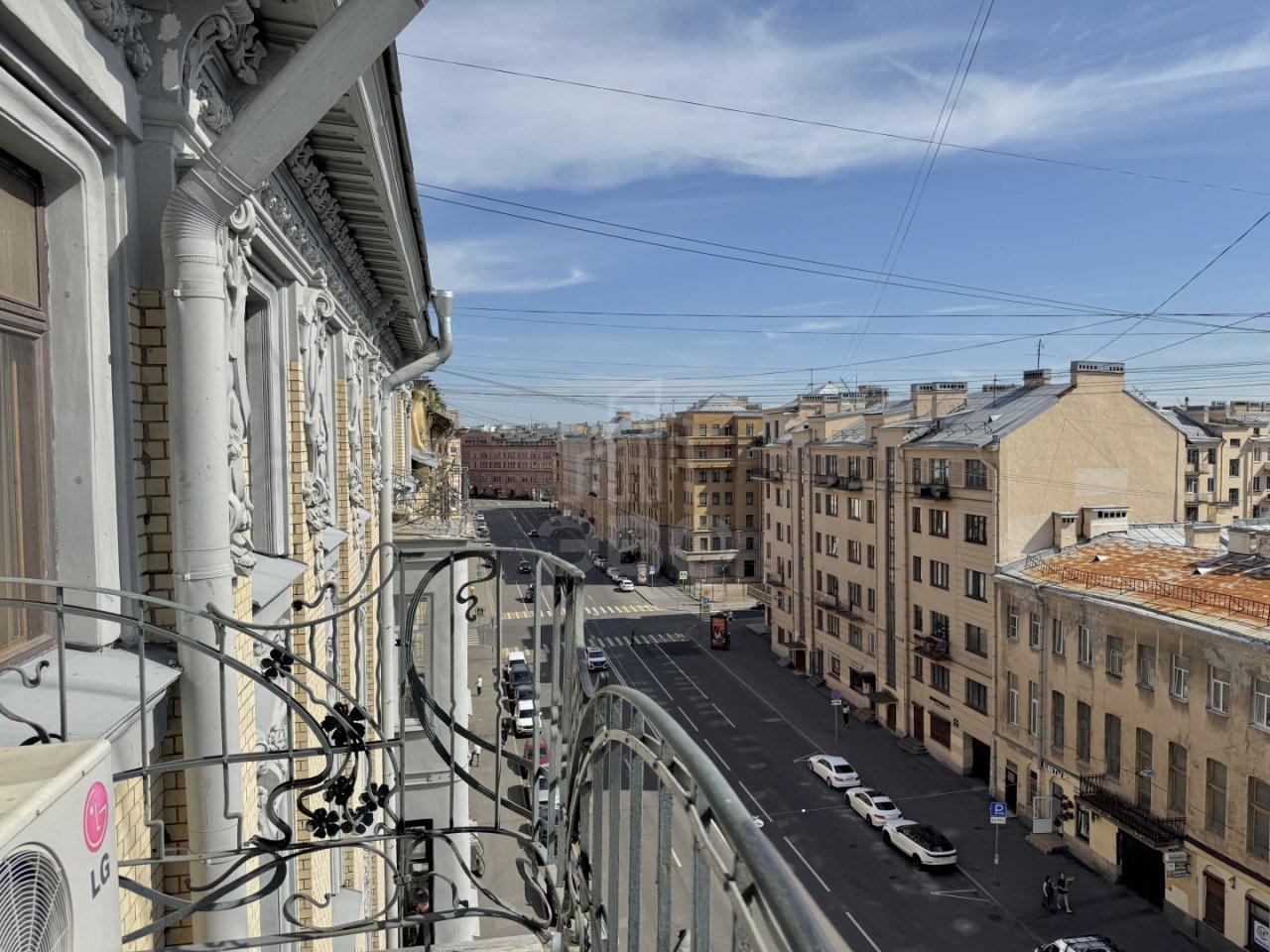 трехкомнатная квартира в Санкт-Петербурге по адресу: 2-я Советская ул., 10, литера Б