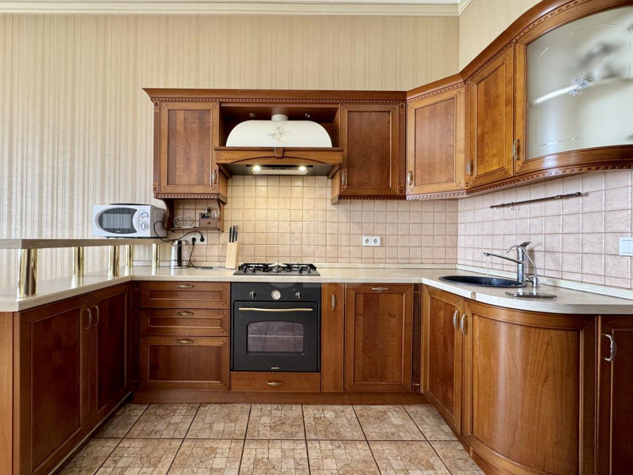 трехкомнатная квартира в Санкт-Петербурге по адресу: 2-я Советская ул., 10, литера Б