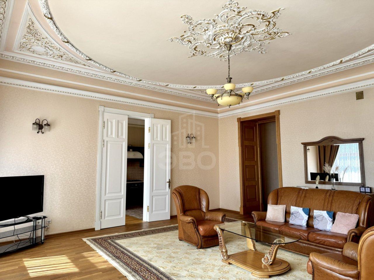 трехкомнатная квартира в Санкт-Петербурге по адресу: 2-я Советская ул., 10, литера Б