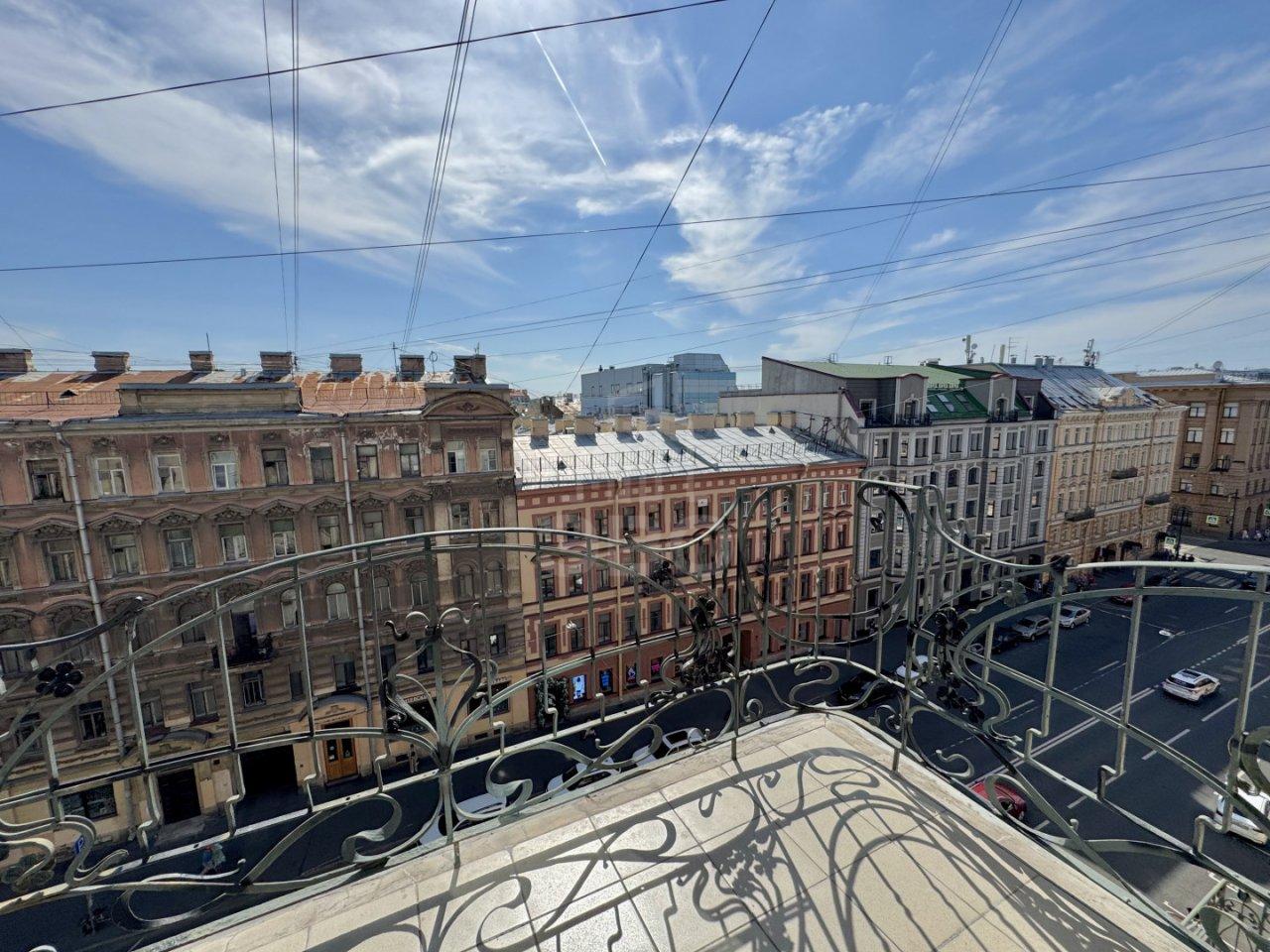 трехкомнатная квартира в Санкт-Петербурге по адресу: 2-я Советская ул., 10, литера Б