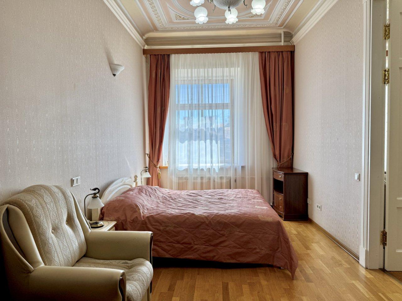 трехкомнатная квартира в Санкт-Петербурге по адресу: 2-я Советская ул., 10, литера Б