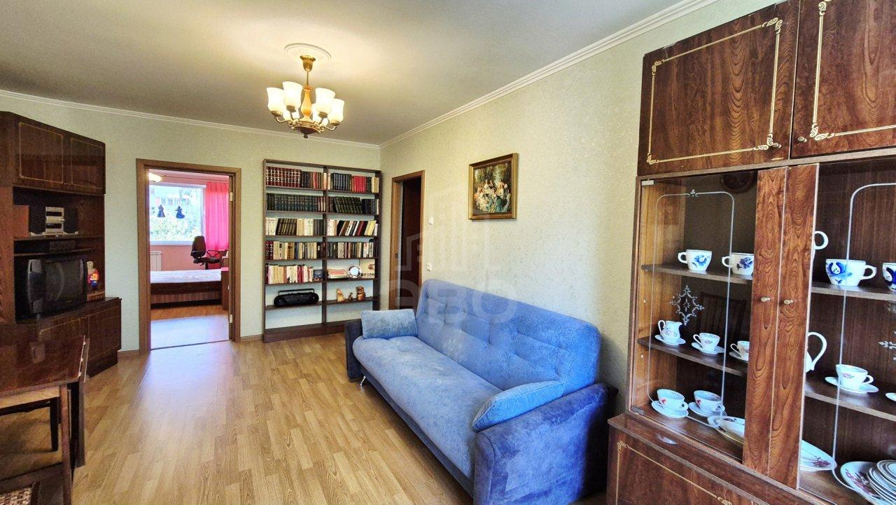 трехкомнатная квартира в Санкт-Петербурге по адресу: Парашютная ул., 4, к 1