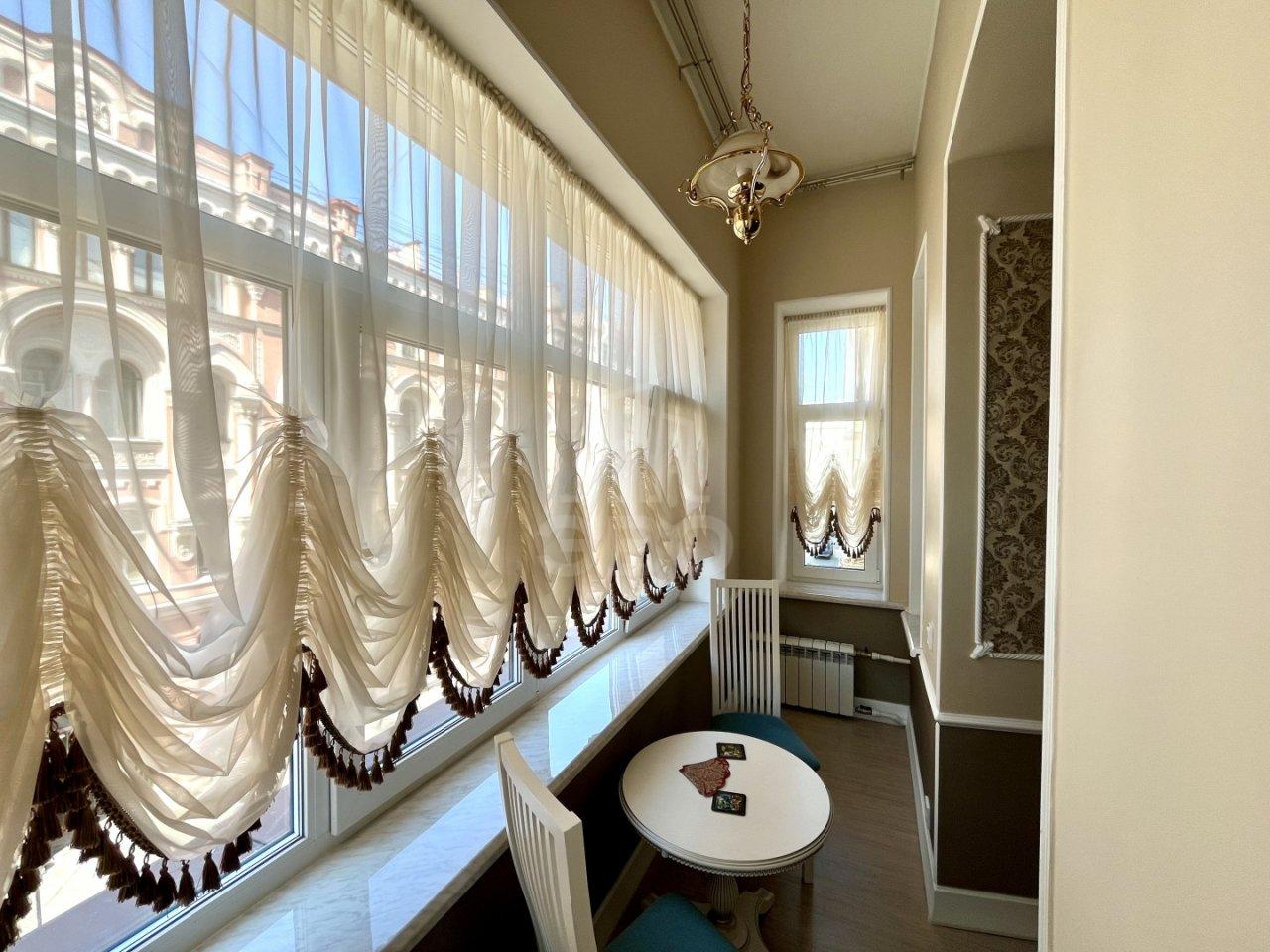 четырехкомнатная квартира в Санкт-Петербурге по адресу: Рубинштейна ул., 6